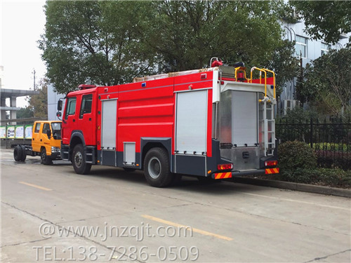 重汽豪沃8噸消防車 微信圖片_20171213085514.jpg