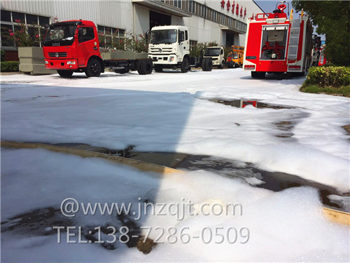 壓縮空氣泡沫消防車(chē) 微信圖片_20171215131359.jpg