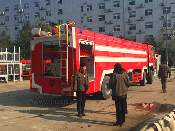 前四后八消防車質(zhì)檢 微信圖片_20180115103011.jpg