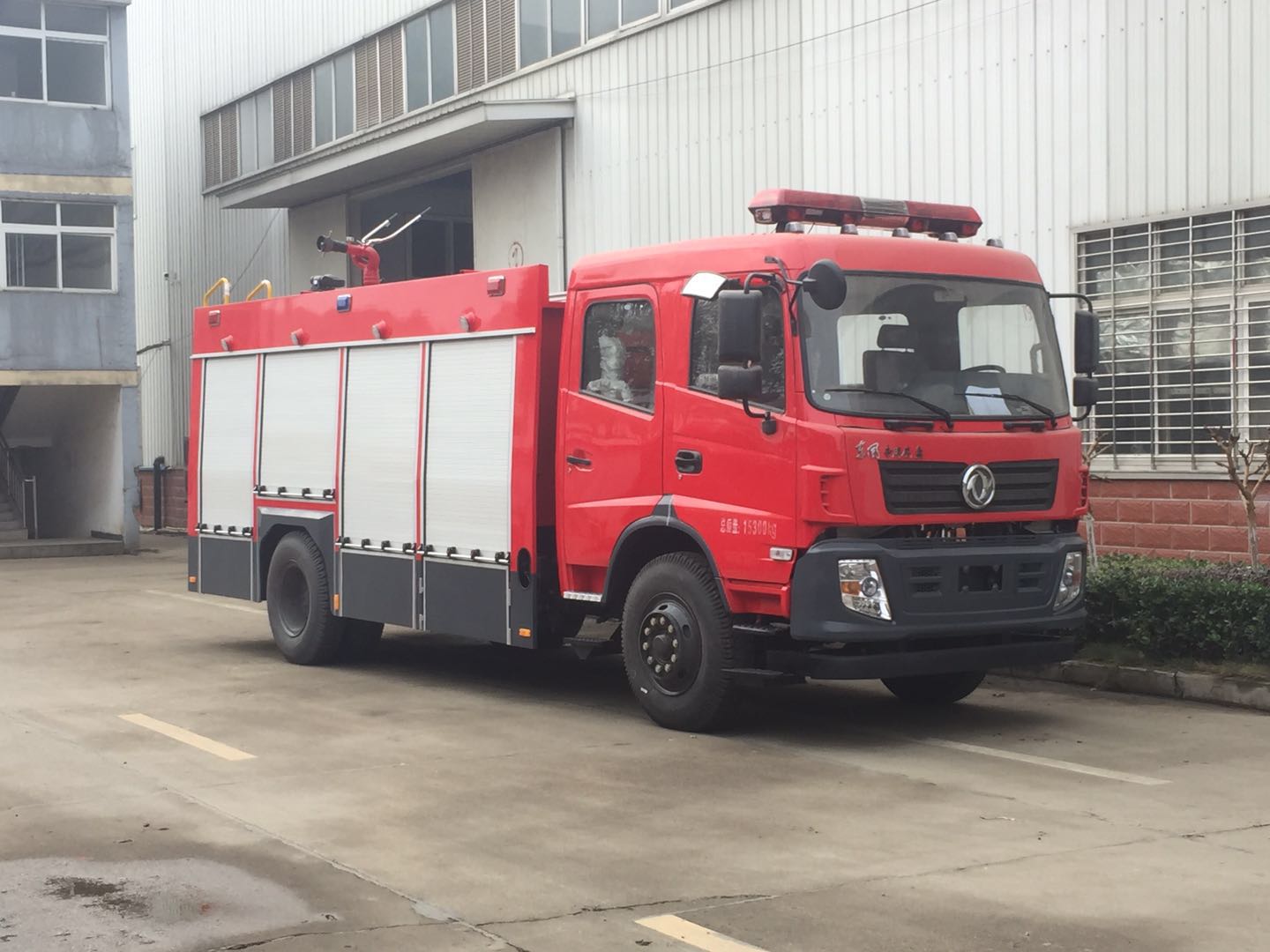 東風(fēng)專用底盤水罐消防車 670641193003500999.jpg