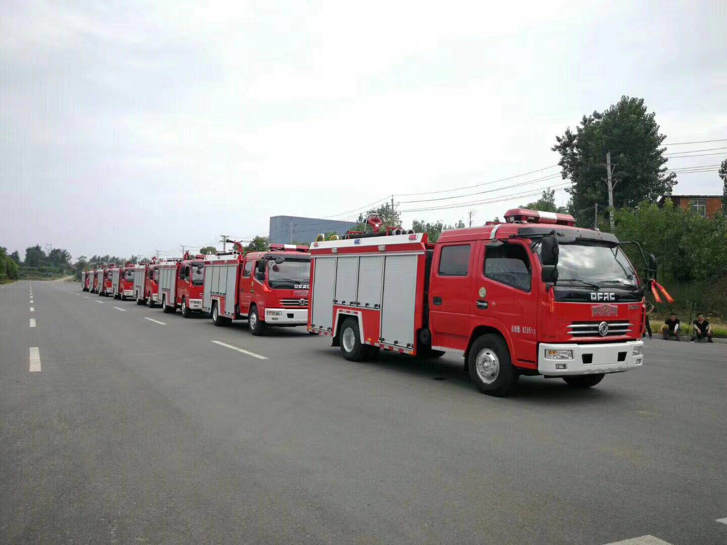 東風(fēng)多利卡消防車 465917829660138158.jpg