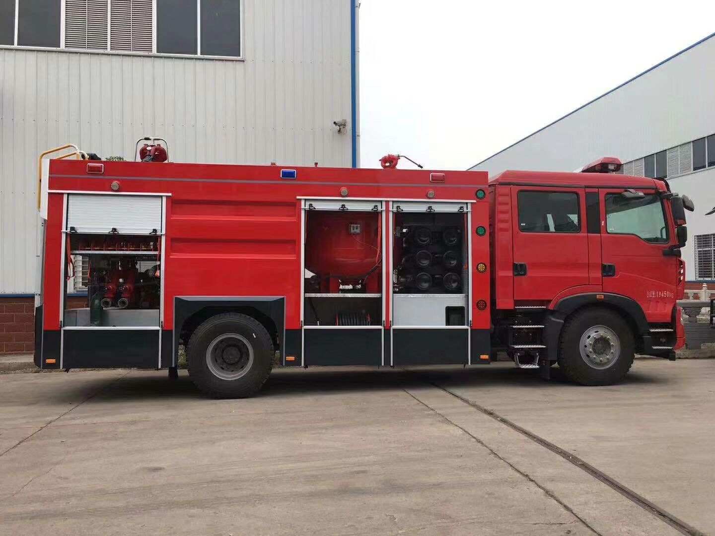 重汽T5G干粉消防車圖片 9CEBB25E5BDD2E450B18138E08BD8974.jpg