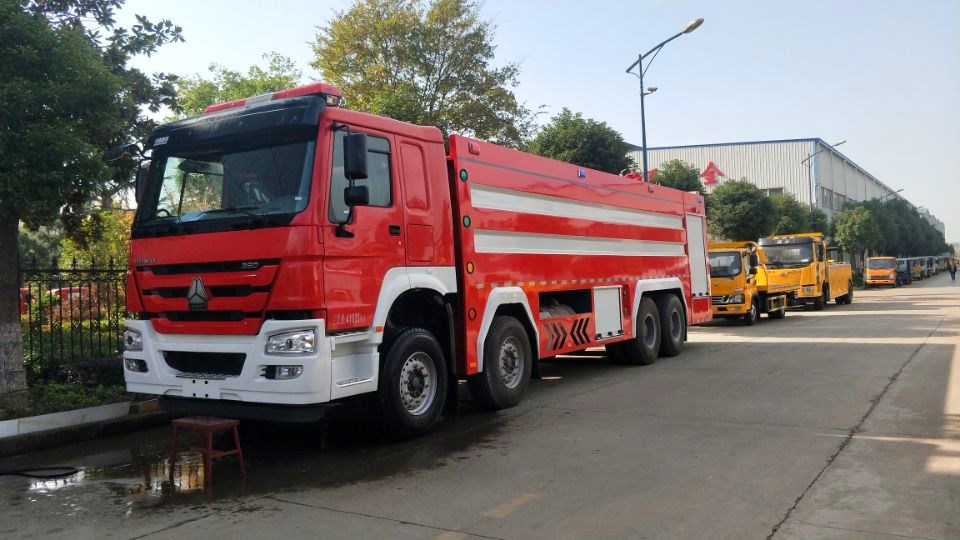 重汽豪沃25噸泡沫消防車圖片 FC2CAA60E096ABDDF0AC1BF2A33E6AB9_副本.jpg