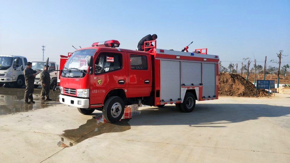 東風多利卡消防車圖片展示.jpg E62F0EFD4B5537E2C2635C18C736EE06_副本.jpg