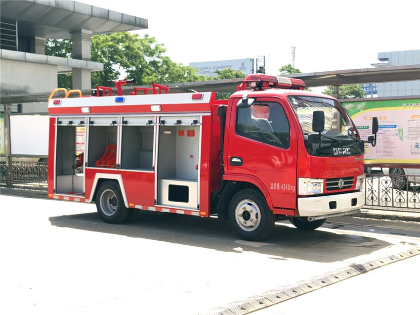 東風(fēng)多利卡消防車.jpg a5c8ef267f09400a5443b8c98186772_副本.jpg