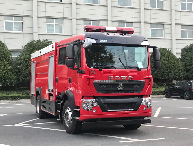 8噸水罐消防車圖片.jpg EF8131956E066DCB7B065F813ADED834.jpg