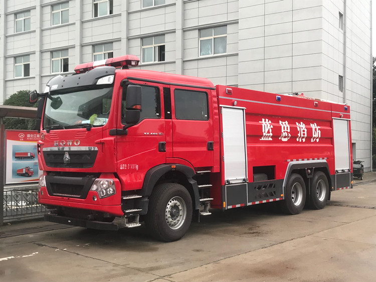 重汽16噸消防車(chē) BD42C0666733F1E46843518CDB044EE3.jpg