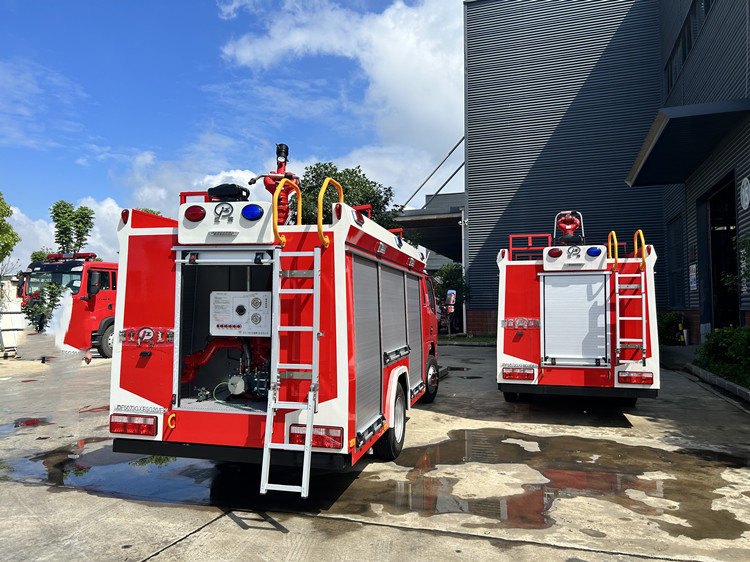 東風(fēng)泡沫消防車 87E115D27CFB1E7627CA814F0E4508BE.jpg