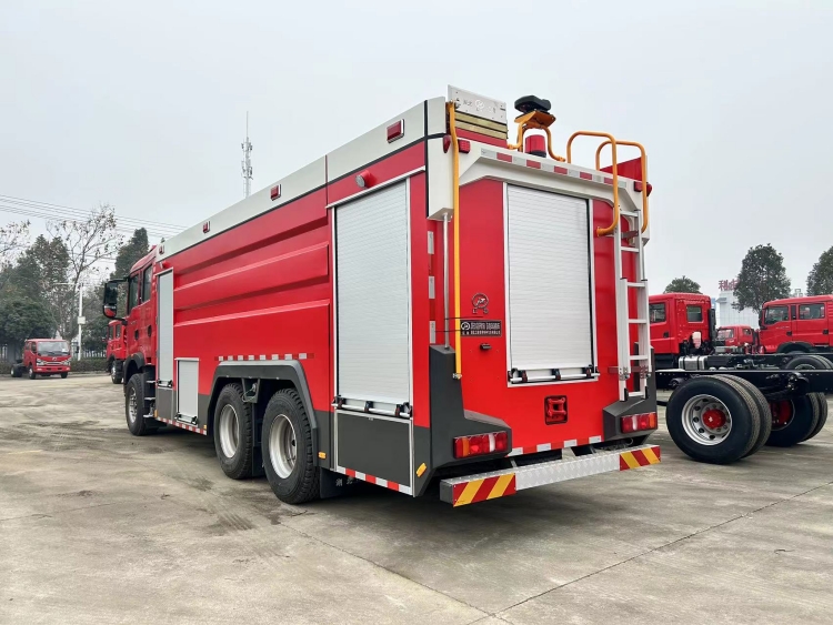 重汽消防車